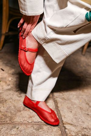  RED MESH